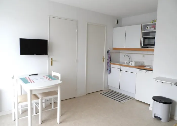 2 Pièces Avec Piscine Et Parking à - Fr-1-487-294 Appartamento *