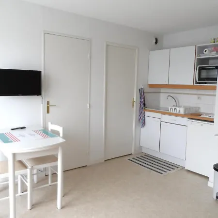 2 Pieces Avec Piscine Et Parking A - Fr-1-487-294 Apartament *